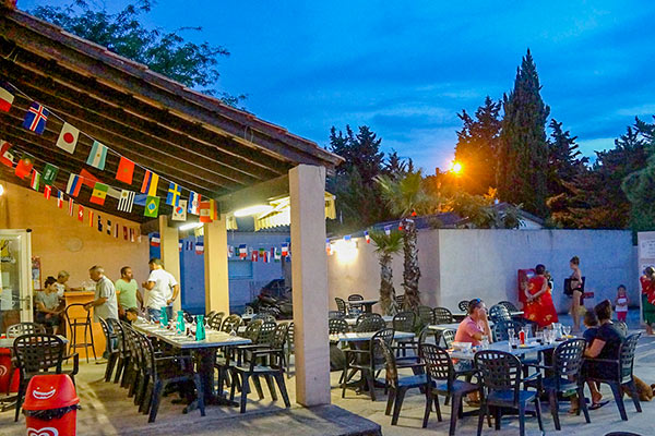 bar restaurant camping mas de l isle