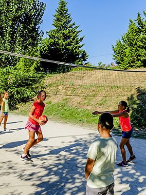 camping mas de l'isle avec activités