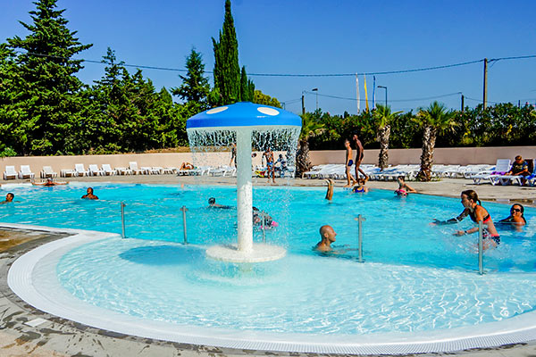 swimming pool with paddling pool camping lunel