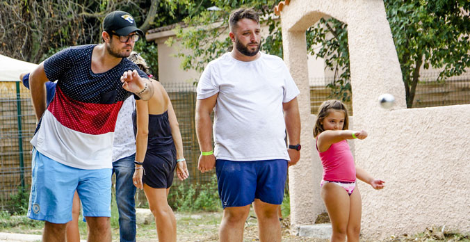 terrain de pétanque camping herault